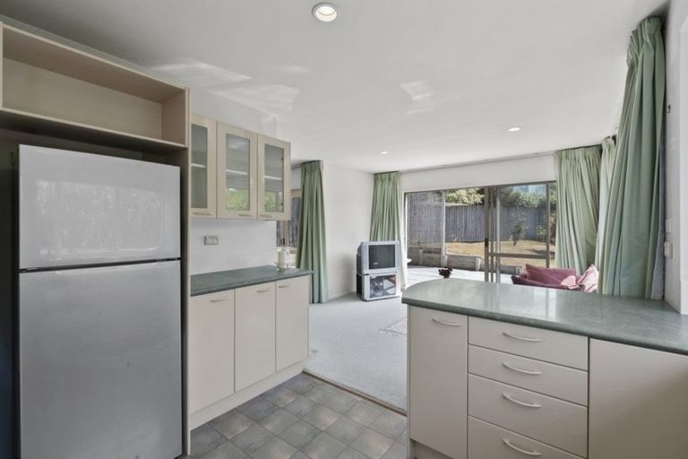 Photo of property in 2/17 Bevyn Street, Castor Bay, Auckland, 0620