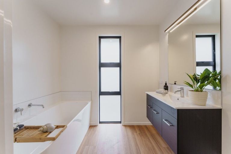 Photo of property in 17 Freyberg Road, Fairfield, Dunedin, 9018