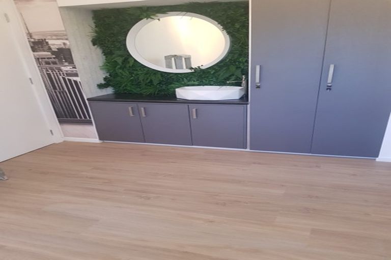 Photo of property in 1/185 Lake Road, Belmont, Auckland, 0622