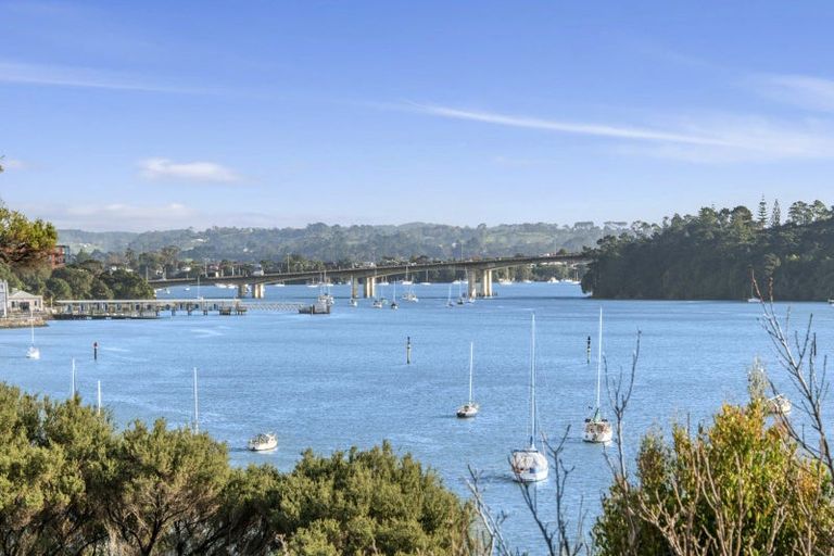 Photo of property in 132 Aeroview Drive, Beach Haven, Auckland, 0626