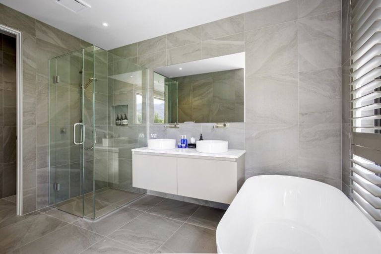 Photo of property in 7 Bendemeer Lane, Lake Hayes, Queenstown, 9371