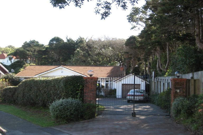 Photo of property in 52 Homewood Avenue, Karori, Wellington, 6012