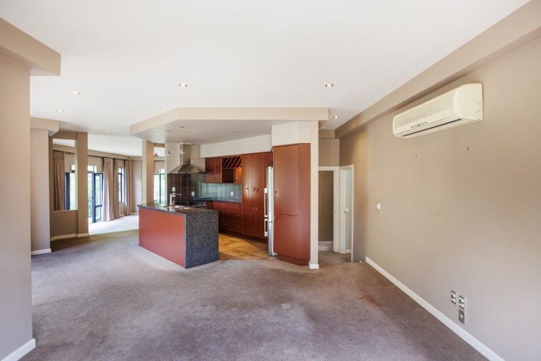 Photo of property in 5 The Oaks, Awapuni, Palmerston North, 4412
