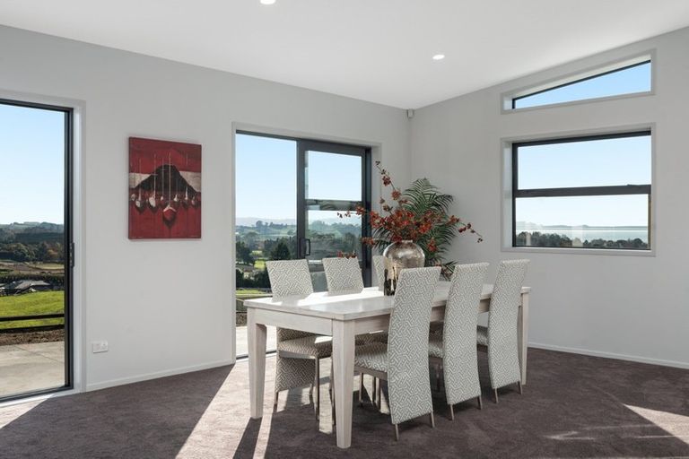 Photo of property in 11 Goldstone Place, Omokoroa, 3114