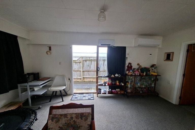 Photo of property in 9 Worcester Street, Levin, 5510