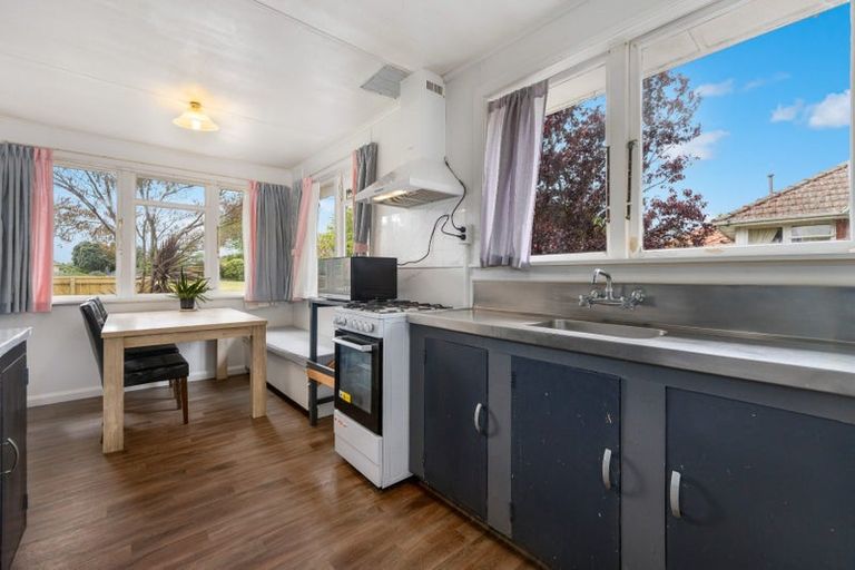 Photo of property in 21 Crewe Crescent, Hokowhitu, Palmerston North, 4410