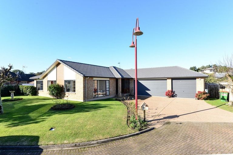 Photo of property in 21 Fendalton Drive, Rototuna, Hamilton, 3210