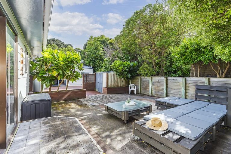 Photo of property in 30 Whanake Street, Titahi Bay, Porirua, 5022