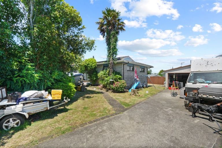 Photo of property in 19 Helms Place, Manurewa, Auckland, 2102