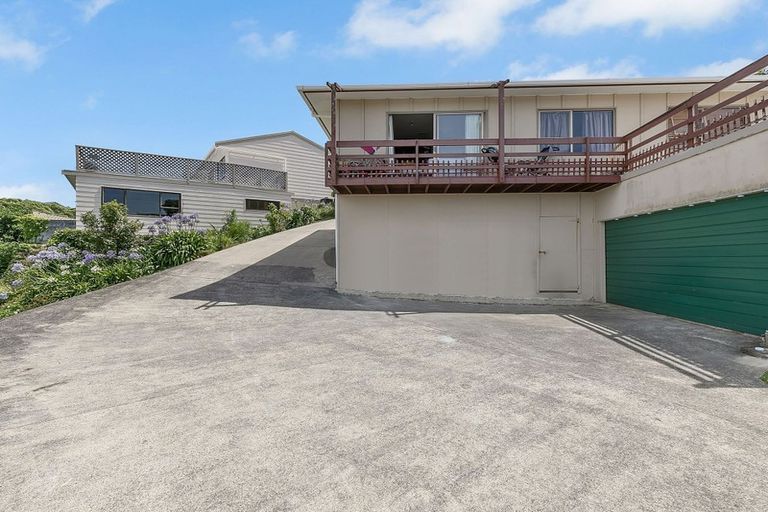 Photo of property in 10 Finn Place, Titahi Bay, Porirua, 5022