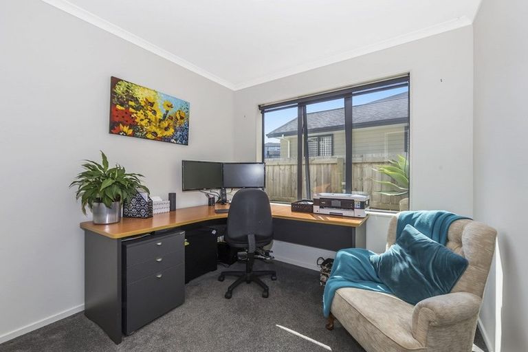 Photo of property in 6 Maylee Crescent, Gulf Harbour, Whangaparaoa, 0930