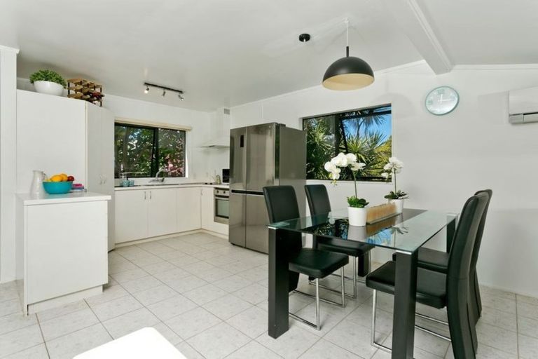 Photo of property in 2/157 Spinella Drive, Bayview, Auckland, 0629