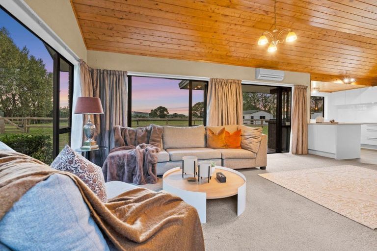 Photo of property in 419 Clevedon-takanini Road, Clevedon, 2582
