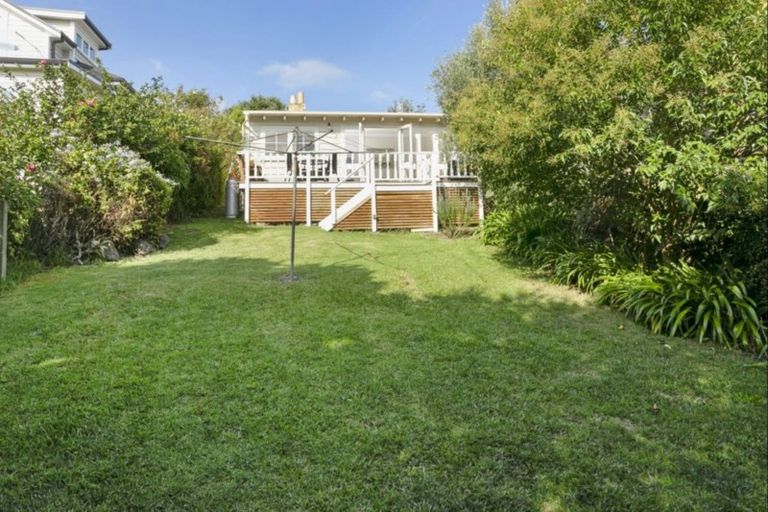Photo of property in 7 Rodney Road, Northcote Point, Auckland, 0627