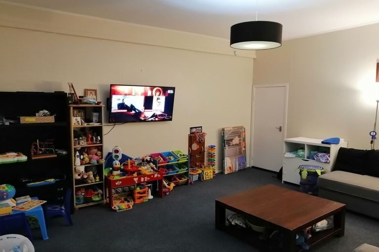 Photo of property in 1/50 Clyde Street, Island Bay, Wellington, 6023