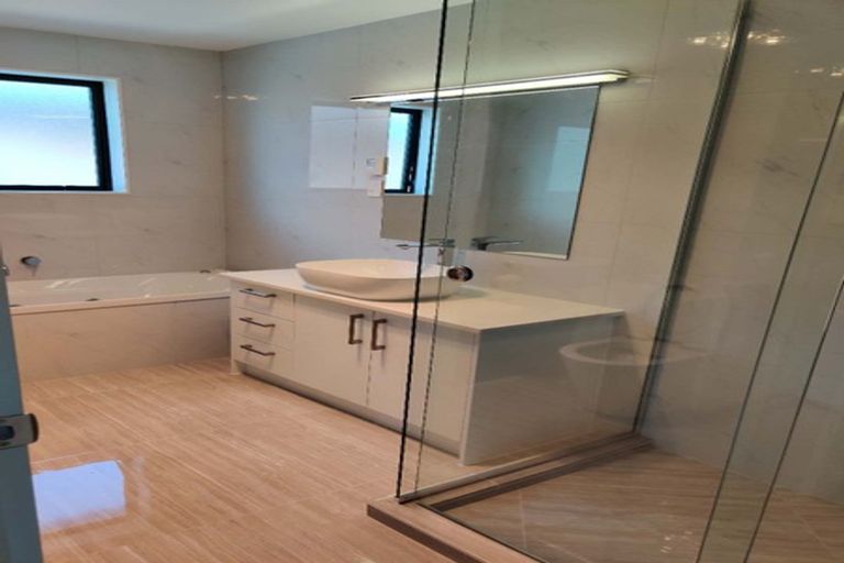 Photo of property in 17 Pinefield Road, Whenuapai, Auckland, 0618