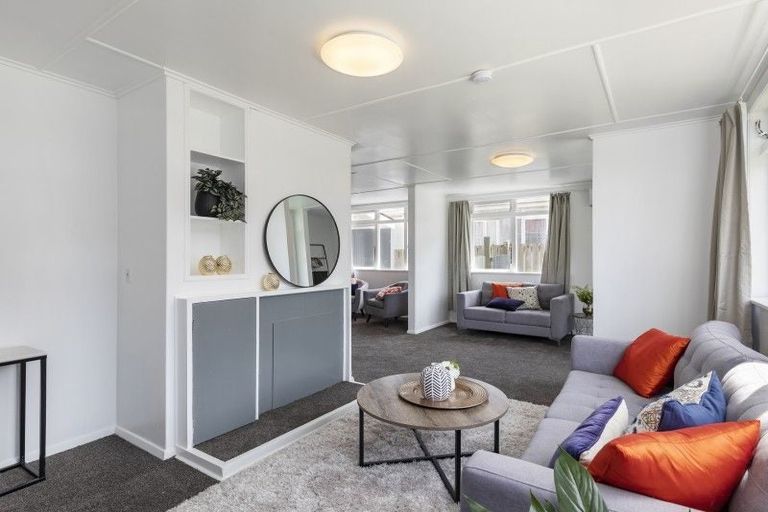 Photo of property in 35 Hanson Grove, Stokes Valley, Lower Hutt, 5019