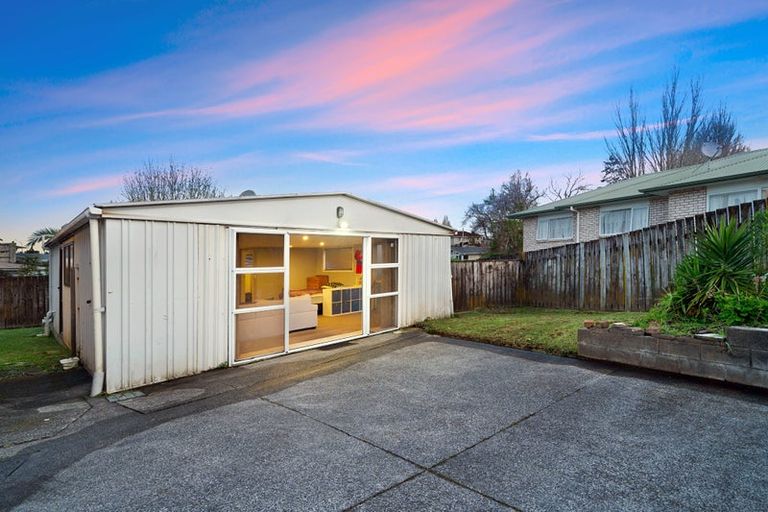 Photo of property in 86 Rosewarne Crescent, Glendene, Auckland, 0602
