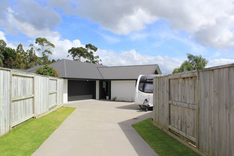 Photo of property in 18 Charlotte Drive, Omokoroa, 3114