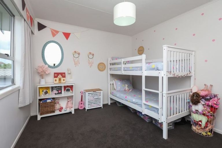 Photo of property in 14 Arkle Place, Nawton, Hamilton, 3200