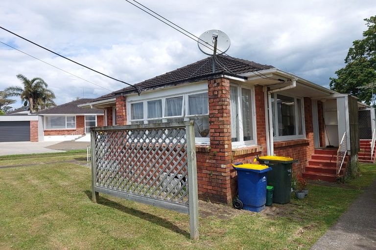 Photo of property in 1/27 Exmouth Road, Northcote, Auckland, 0627