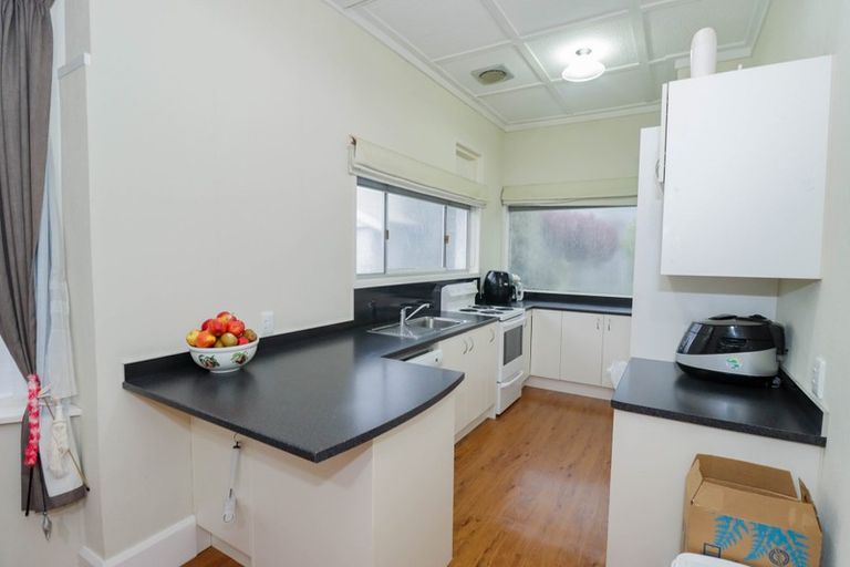 Photo of property in 92 Roy Street, Palmerston North, 4410