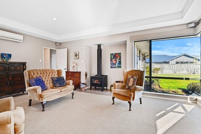 Photo of property in 17 Hampstead Close, Rangiora, 7400