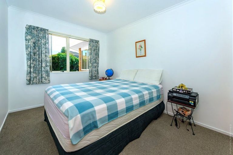 Photo of property in 5 Patricia Place, Harewood, Christchurch, 8051