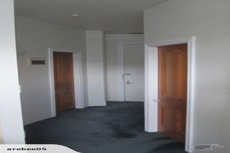 Photo of property in Endeavour Apartments, 13/125 Thorndon Quay, Pipitea, Wellington, 6011