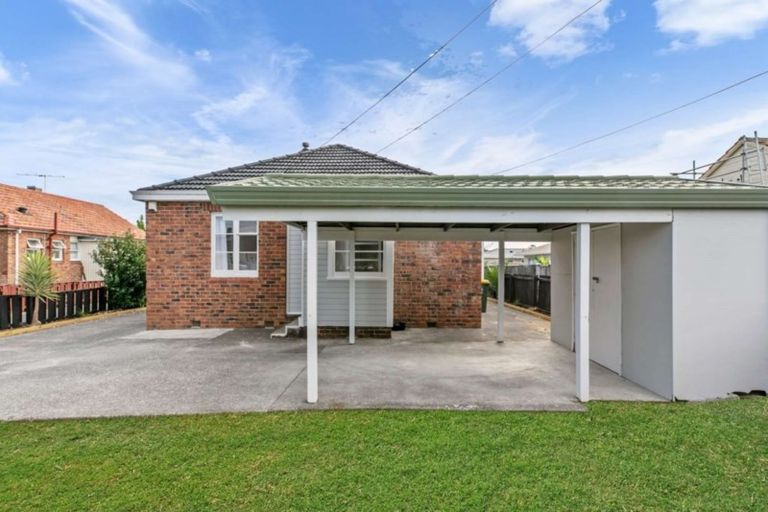 Photo of property in 1/16 Avis Avenue, Papatoetoe, Auckland, 2025