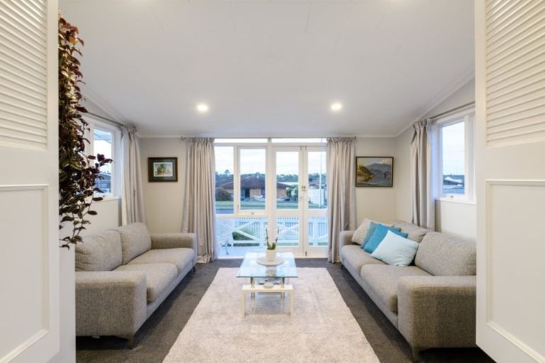 Photo of property in 26 Endeavour Avenue, Welcome Bay, Tauranga, 3112