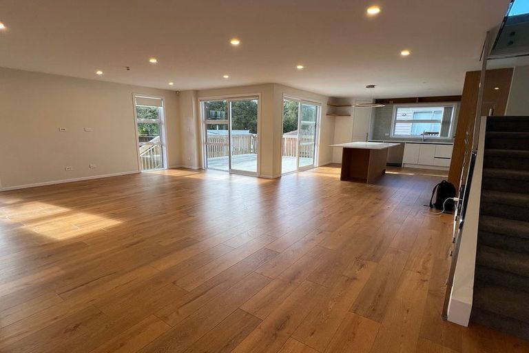 Photo of property in 62a Vandeleur Avenue, Birkdale, Auckland, 0626