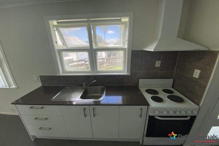 Photo of property in 9 Malmo Place, Manurewa, Auckland, 2102