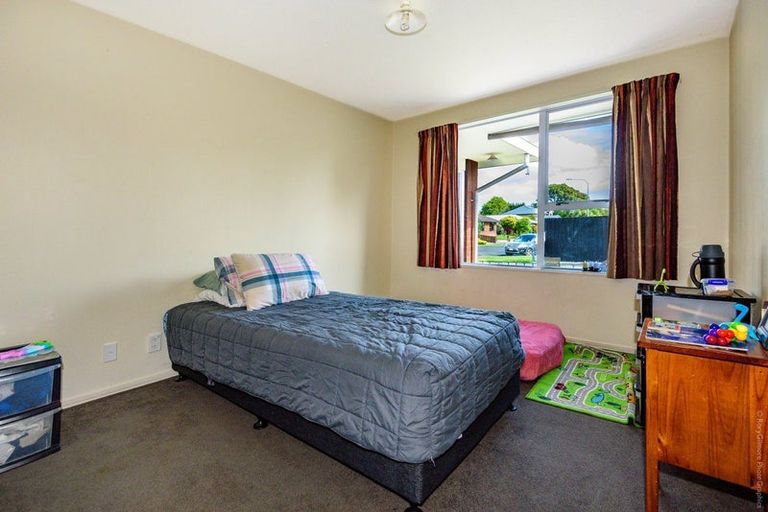 Photo of property in 1/45 Shannon Place, Belfast, Christchurch, 8051