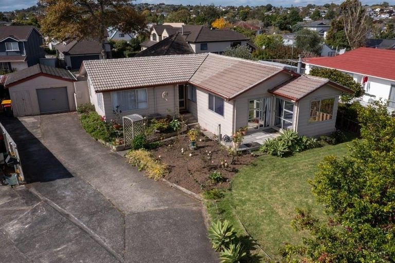 Photo of property in 21 Lisa Rise, Half Moon Bay, Auckland, 2012