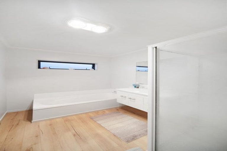 Photo of property in 16 Kuparu Street, Weymouth, Auckland, 2103
