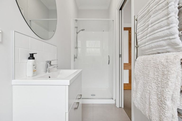 Photo of property in 2/93 Harris Street, Pukekohe, 2120