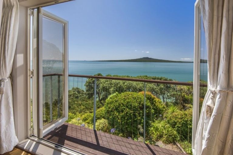Photo of property in 90 Seacliffe Avenue, Narrow Neck, Auckland, 0622