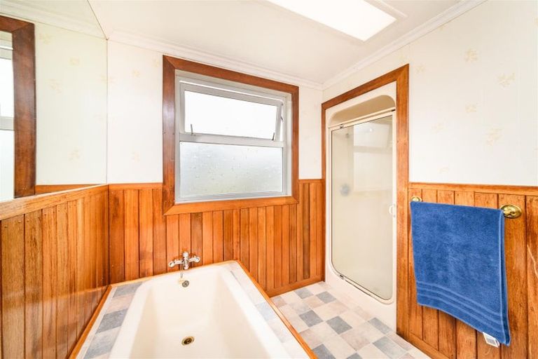 Photo of property in 201 Bridge Street, Bulls, 4818