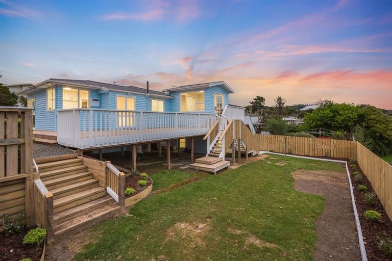 Photo of property in 79 Driver Crescent, Cannons Creek, Porirua, 5024