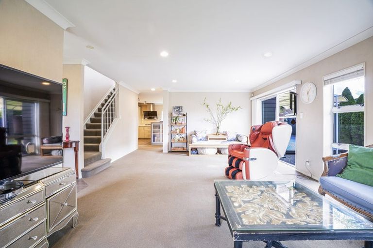 Photo of property in 3 Girvan Terrace, Wattle Downs, Auckland, 2103