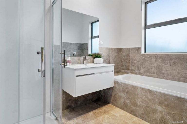 Photo of property in 30 Hillpark Drive, Pokeno, 2402