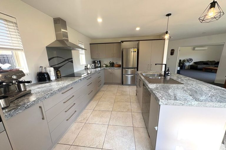 Photo of property in 63 Country Palms Drive, Halswell, Christchurch, 8025