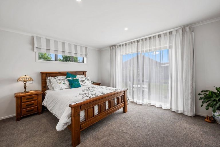 Photo of property in 8 Larches Lane, Kinloch, Taupo, 3377