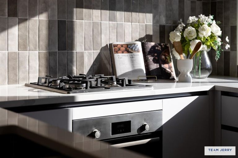 Photo of property in 63 Whare Kauri Road, Papakura, 2110