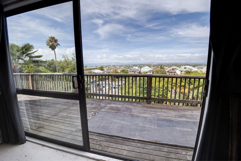 Photo of property in 30 Colenso Avenue, Hospital Hill, Napier, 4110