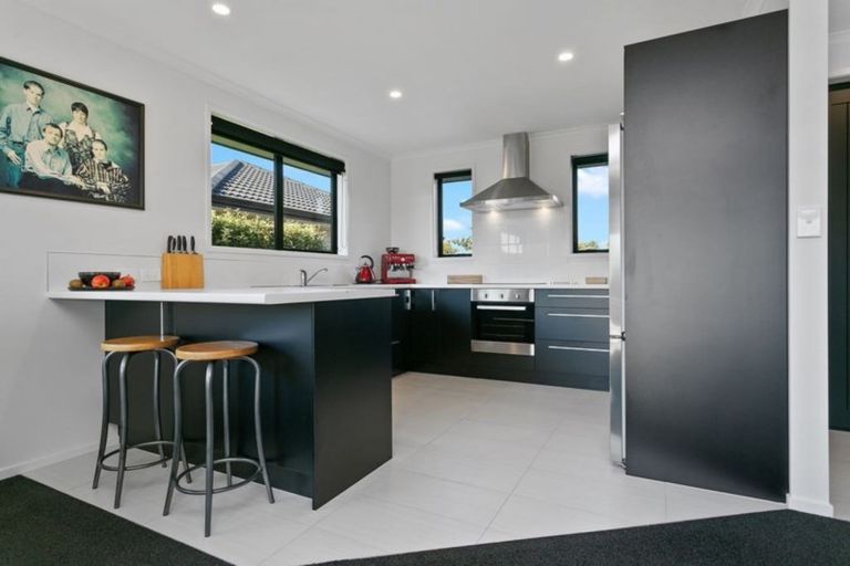 Photo of property in 27 Plescher Crescent, Leamington, Cambridge, 3432