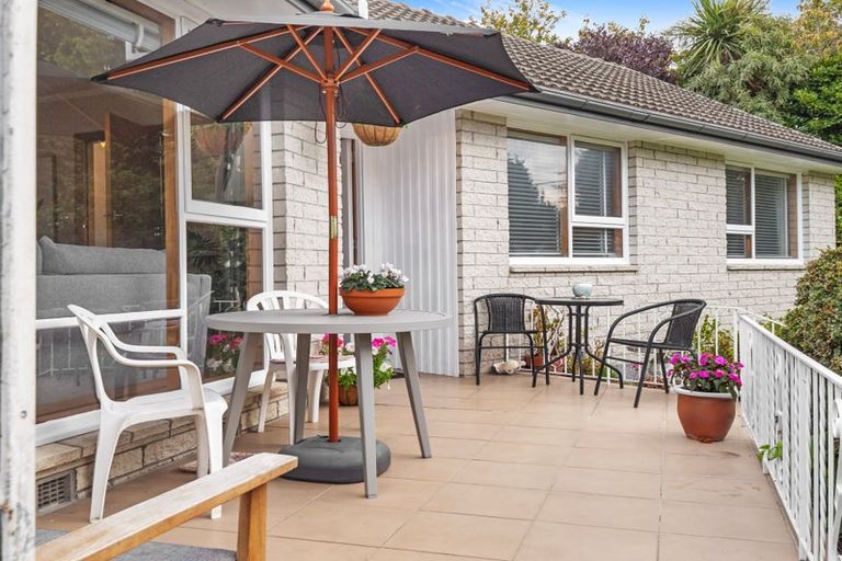 Photo of property in 12 Lomax Place, Islington, Christchurch, 8042