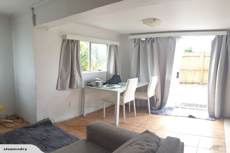 Photo of property in 123 Te Atatu Road, Te Atatu South, Auckland, 0610