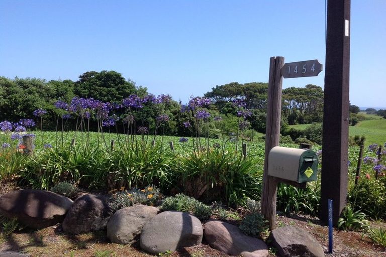 Photo of property in 1454 South Road, Kaitake, New Plymouth, 4374